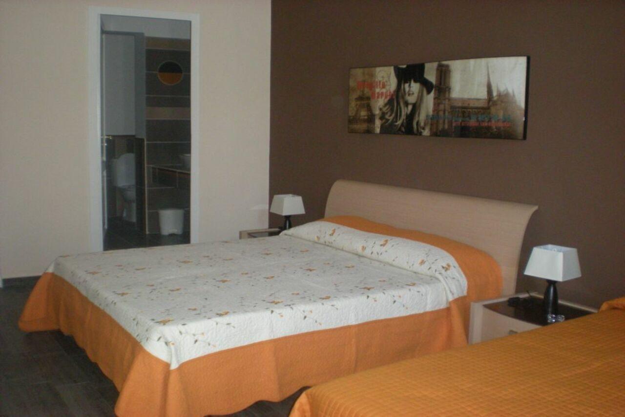 Le 3 B Bed and Breakfast Catánia Buitenkant foto