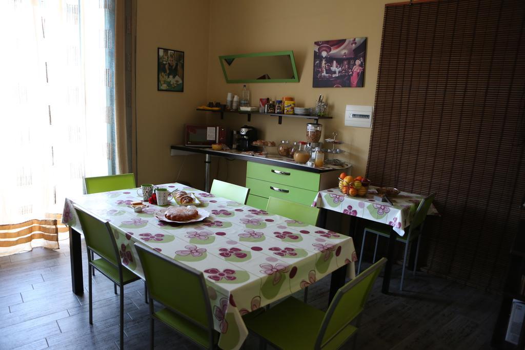 Le 3 B Bed and Breakfast Catánia Buitenkant foto
